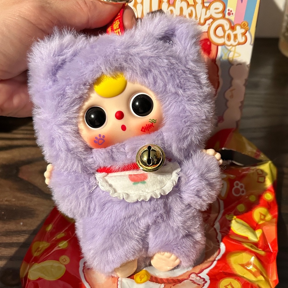 Baby Three keychain billionaire cat